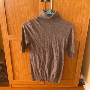 Ann Taylor Gray Short-Sleeved Turtle Neck Top - Size Small